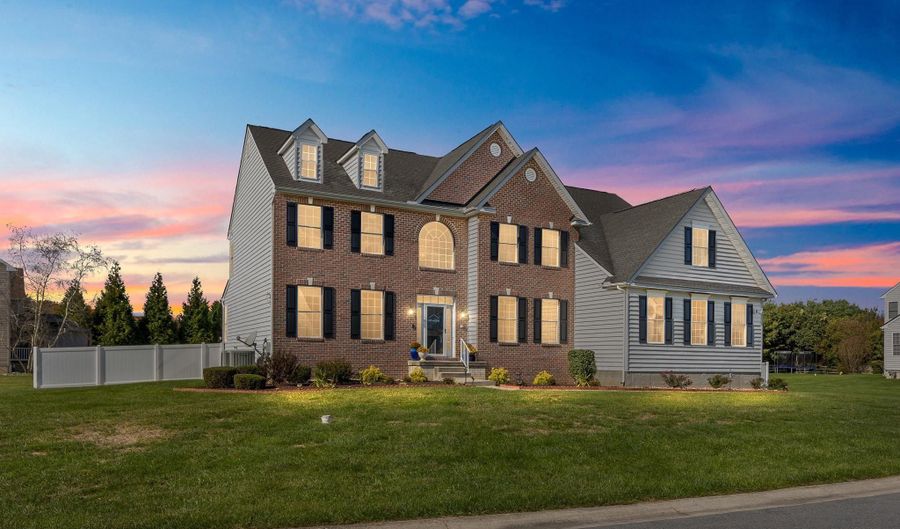 734 HAMPTON HILLS Dr, Camden Wyoming, DE 19934 - 5 Beds, 5 Bath