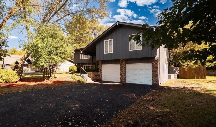 1245 WINAKI Trl, Algonquin, IL 60102 - 4 Beds, 3 Bath