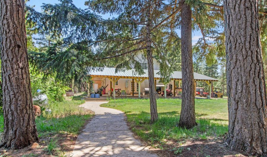 15922 Greensprings Hwy, Ashland, OR 97520 - 3 Beds, 3 Bath