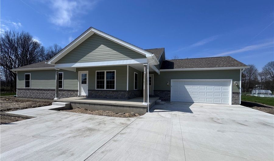 406 S Raccoon Rd, Austintown, OH 44515 - 3 Beds, 2 Bath