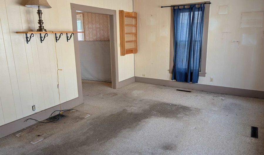 152 Seminary St, Barre, VT 05641 - 2 Beds, 1 Bath