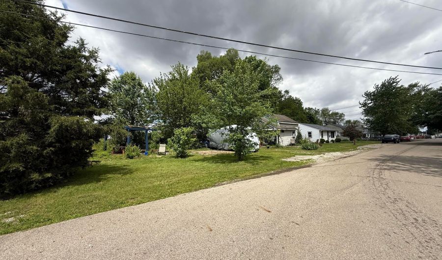 411 Hedges St, Ashville, OH 43103 - 2 Beds, 1 Bath