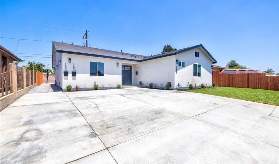 1601 W 165th Street 1603, Compton, CA 90220 - 7 Beds, 6 Bath