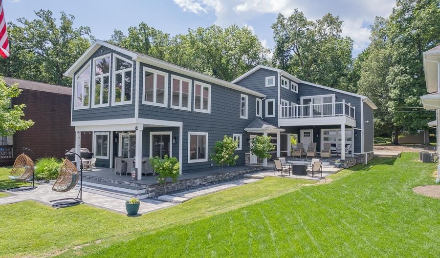 8210 Clarks Cv, Addison, MI 49220 - 5 Beds, 4 Bath