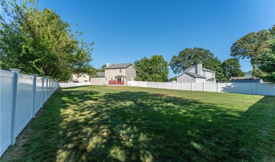 132 Julian Rd, Warwick, RI 02889 - 3 Beds, 3 Bath
