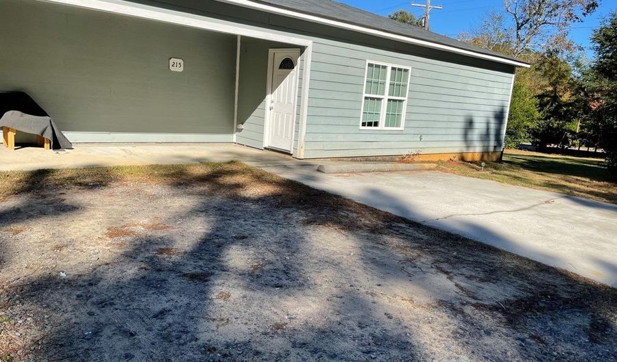 215 Hudson Rd, Aiken, SC 29801 - 2 Beds, 2 Bath