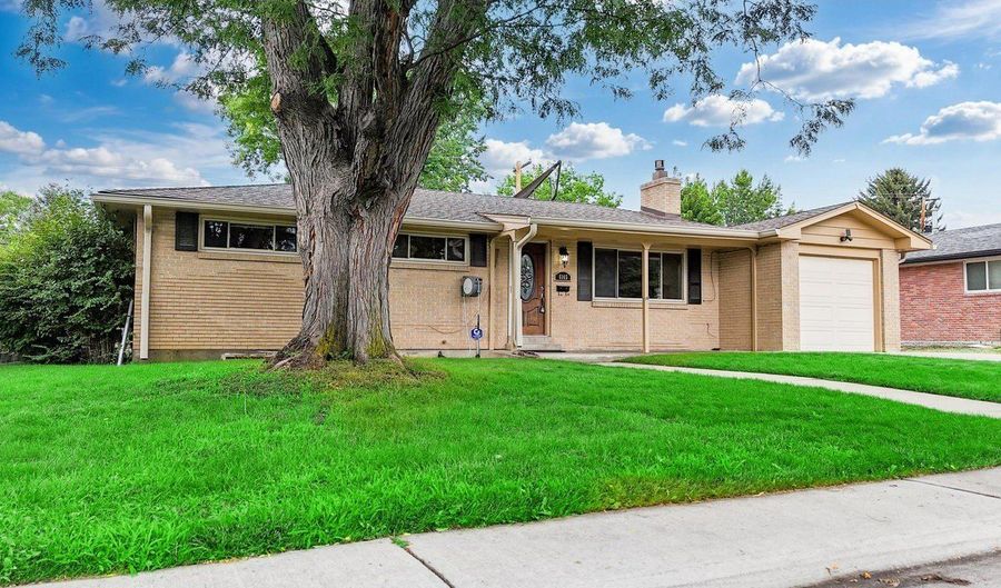 6145 Dudley St, Arvada, CO 80004 - 3 Beds, 2 Bath