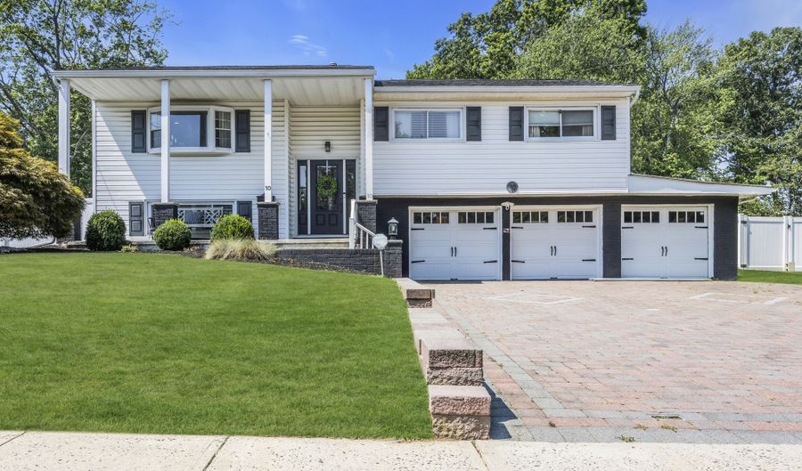 10 Linda Cir, Aberdeen, NJ 07747 - 3 Beds, 2 Bath