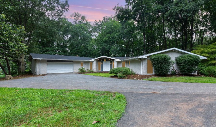 2837 CONOWINGO Rd, Bel Air, MD 21015 - 3 Beds, 3 Bath