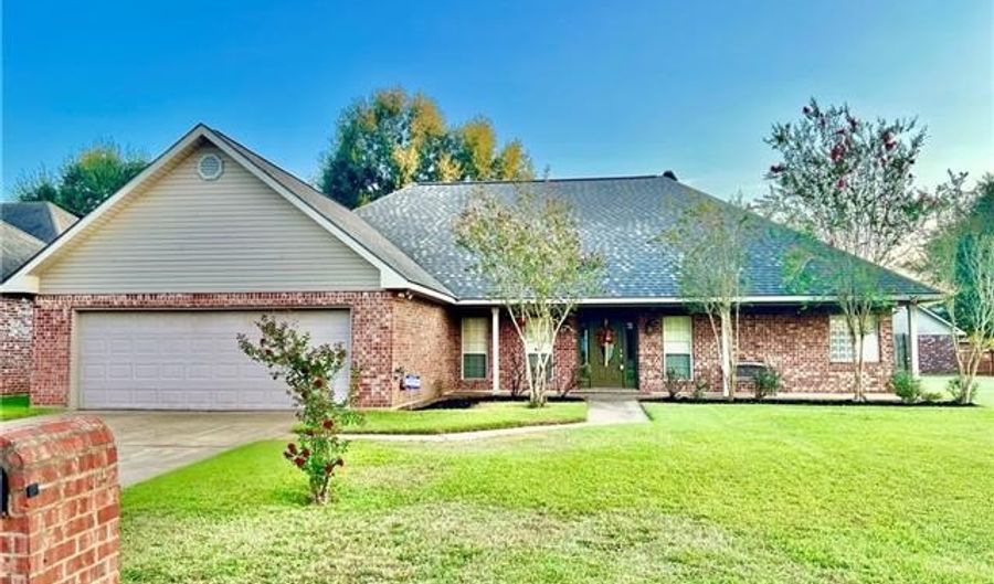 412 JACOB B Loop, Alexandria, LA 71303 - 3 Beds, 3 Bath
