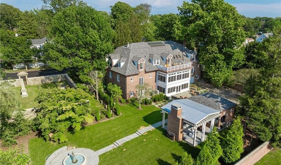 63 Coggeshall Ave, Newport, RI 02840 - 6 Beds, 10 Bath