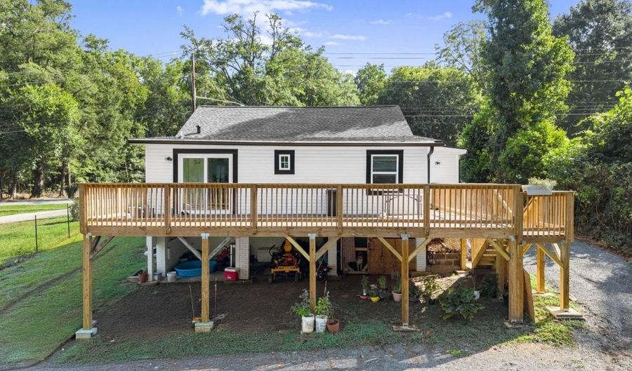 5626 Austell Powder Springs Rd, Austell, GA 30106 - 3 Beds, 2 Bath