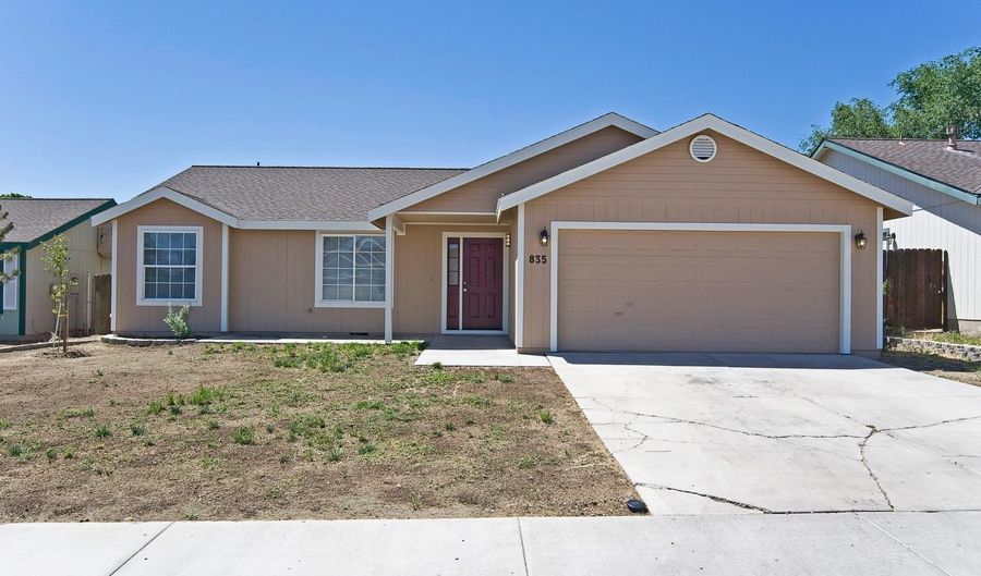 835 Columbine Dr, Fernley, NV 89408 - 3 Beds, 2 Bath