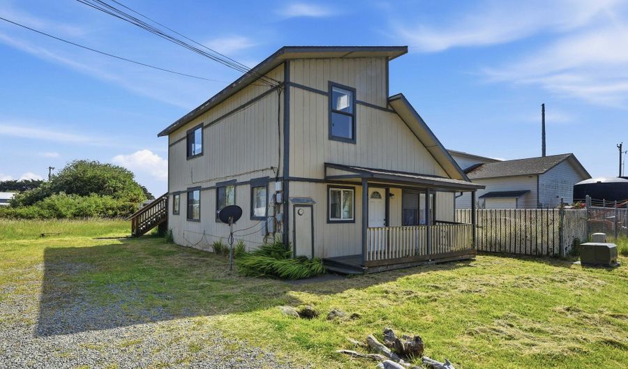 195 17TH St SE, Bandon, OR 97411 - 3 Beds, 3 Bath