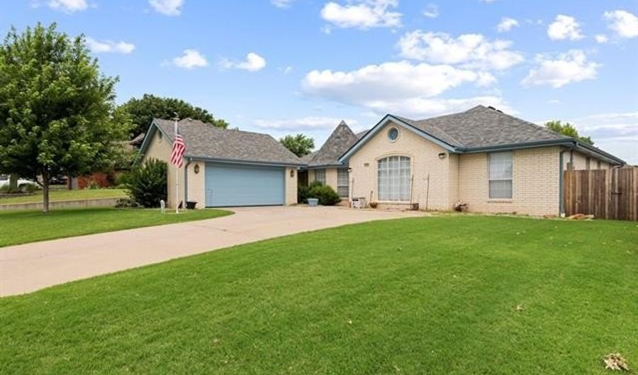 5633 NE STEEPER, Bartlesville, OK 74006 - 4 Beds, 3 Bath