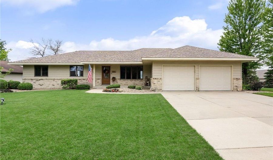 1605 22nd Ave SW, Austin, MN 55912 - 4 Beds, 3 Bath