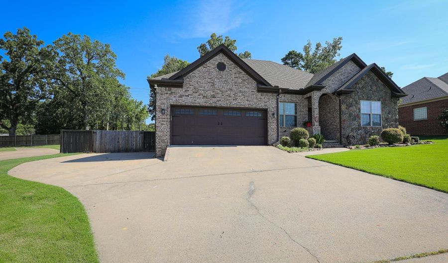 506 Scarlet Oaks Cv, Benton, AR 72019 - 4 Beds, 3 Bath