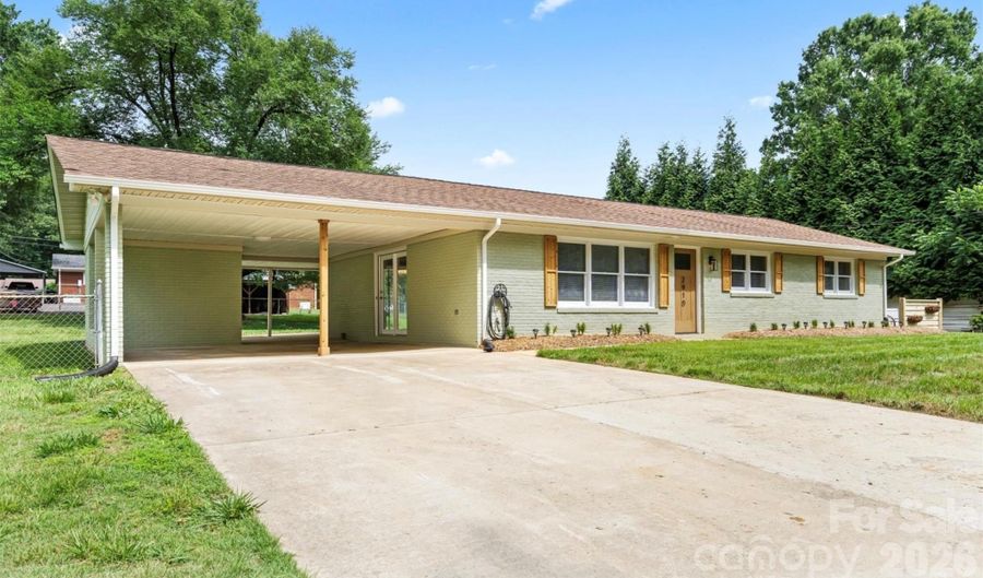 2910 Floral Dr, Albemarle, NC 28001 - 3 Beds, 2 Bath