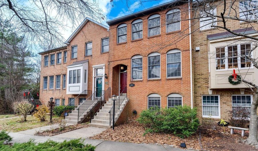 6192 DARLEON Pl, Alexandria, VA 22310 - 4 Beds, 4 Bath