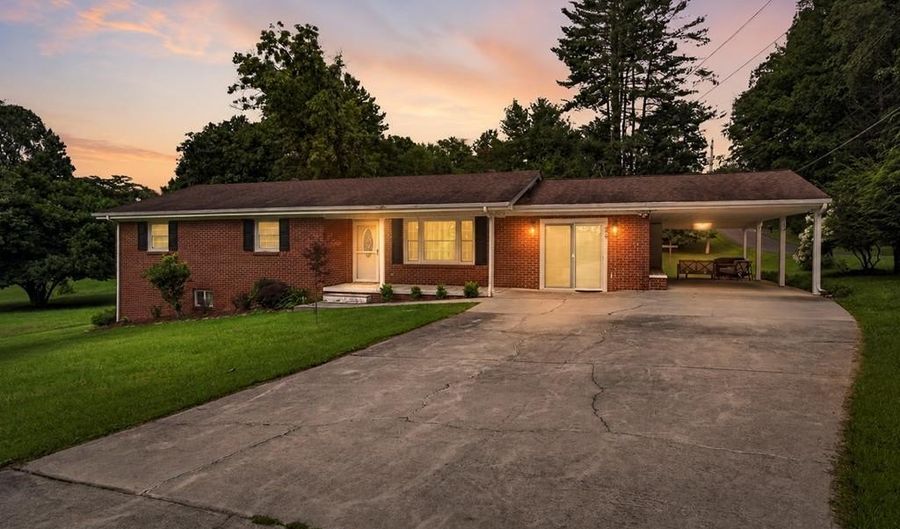 379 NE Morningside Ln, Abingdon, VA 24210 - 2 Beds, 2 Bath