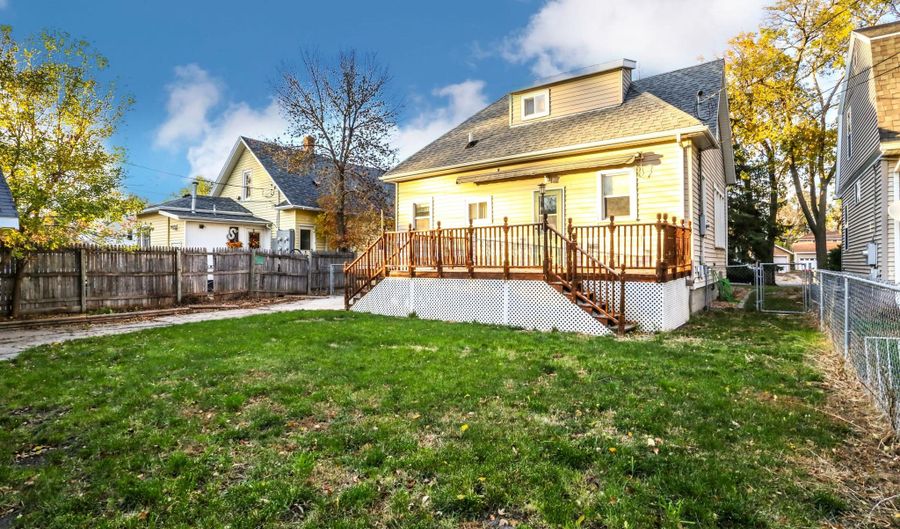 17 SW 9th Ave, Aberdeen, SD 57401 - 4 Beds, 3 Bath