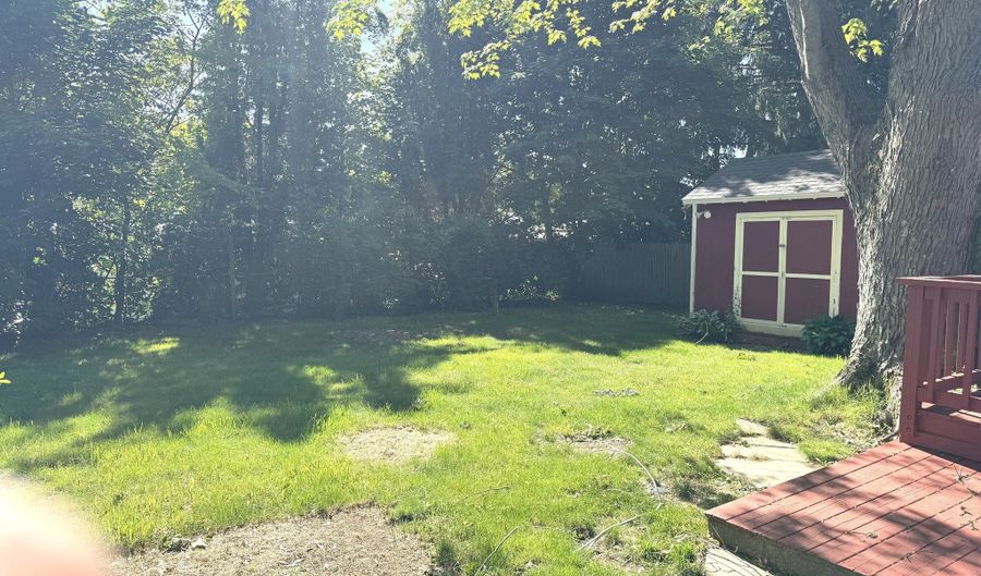 5 Webster Dr, Ansonia, CT 06401 - 3 Beds, 1 Bath