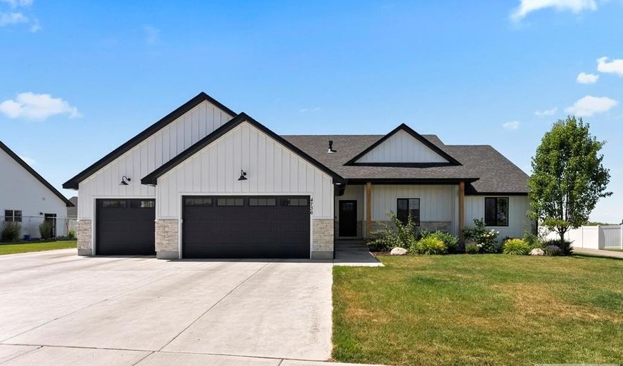 4736 S Thunder Dr, Ammon, ID 83406 - 6 Beds, 3 Bath
