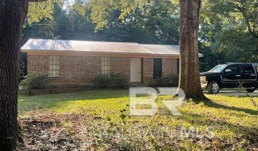41655 Pine Circle Dr, Bay Minette, AL 36507 - 3 Beds, 2 Bath