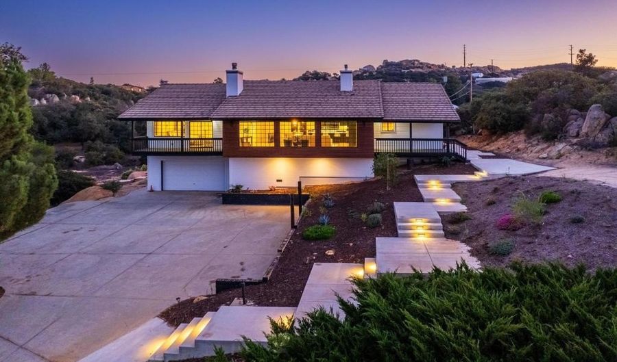 21245 OLD OAK Rd, Alpine, CA 91901 - 4 Beds, 3 Bath
