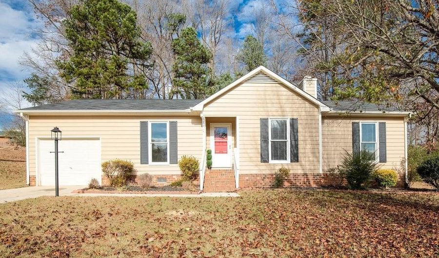 627 Woodland Cir, Asheboro, NC 27203 - 3 Beds, 2 Bath