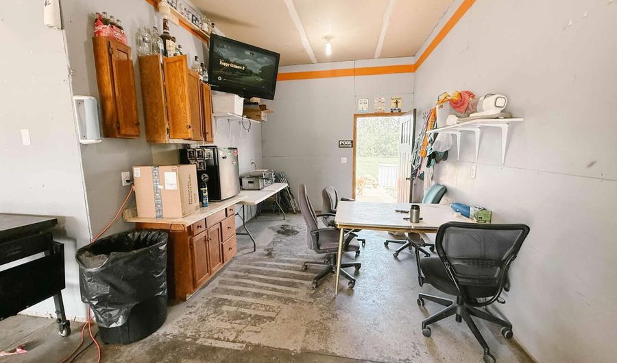 111 Arkansas Ave, Alton, IA 51003 - 5 Beds, 4 Bath