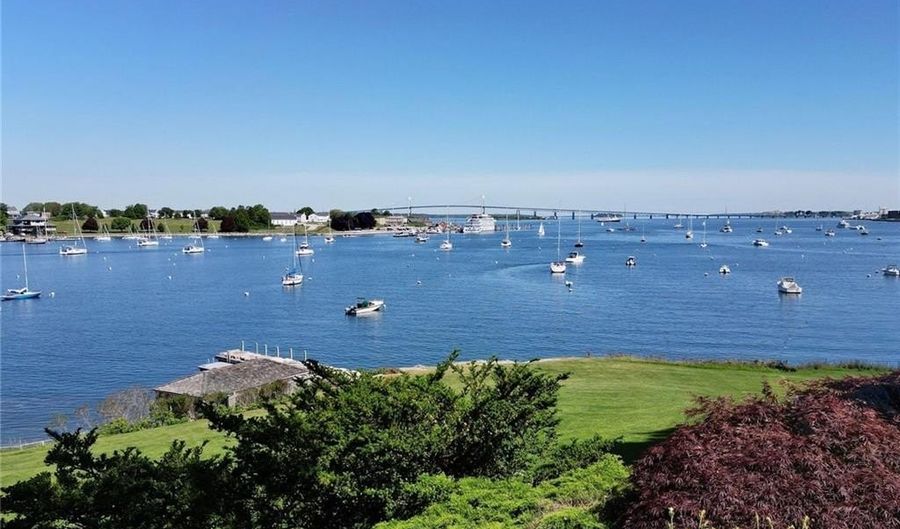 127 Harrison Ave 7, Newport, RI 02840 - 3 Beds, 2 Bath