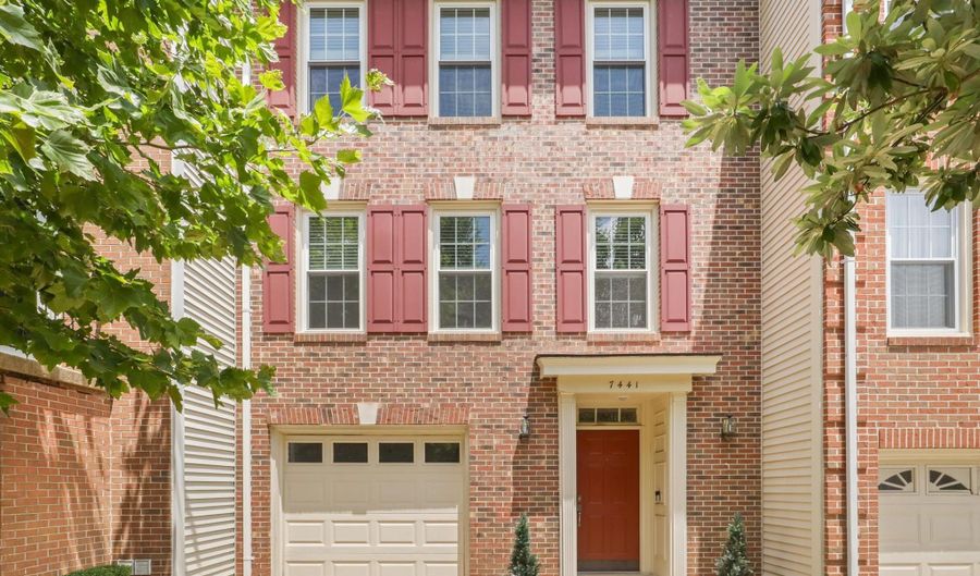 7441 HEATHERFIELD Ln, Alexandria, VA 22315 - 3 Beds, 4 Bath