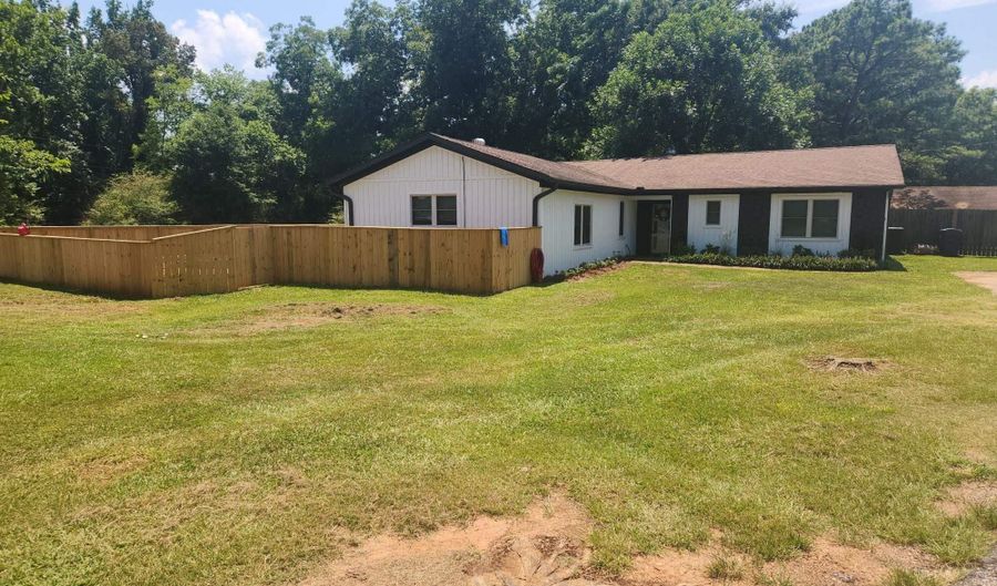 2262 SMOKEY Rd, Alabaster, AL 35007 - 3 Beds, 2 Bath