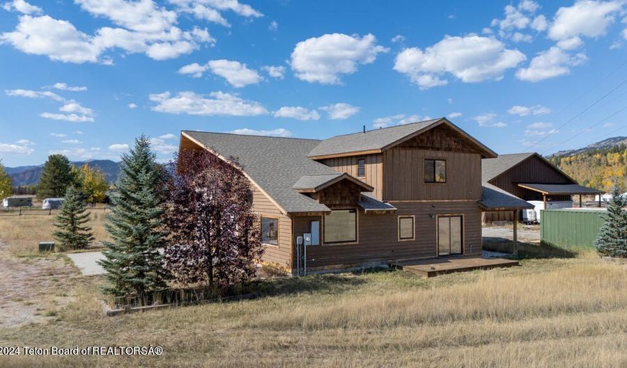 98 CHALET Dr, Alpine, WY 83128 - 1 Beds, null Bath