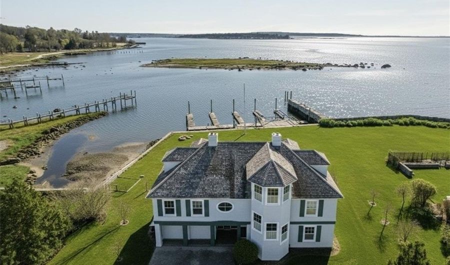 9 Hope St, Bristol, RI 02809 - 3 Beds, 3 Bath