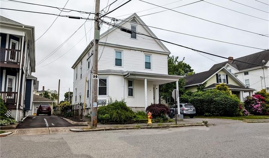 99 Walnut St 1B, East Providence, RI 02914 - 1 Beds, 1 Bath