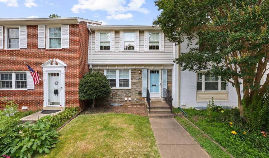 8350 GLASTONBURY Ct, Annandale, VA 22003 - 3 Beds, 4 Bath