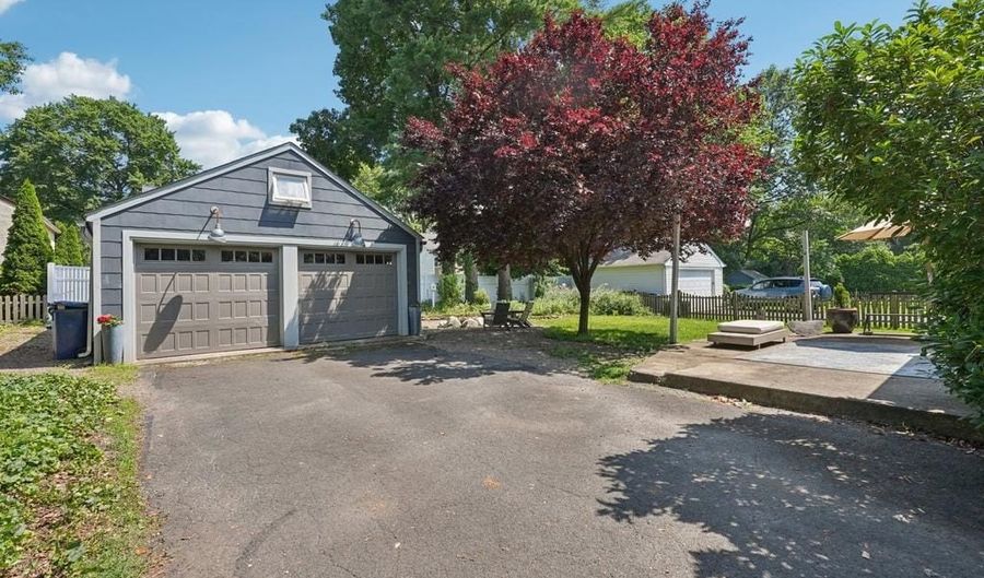 1147 JERICHO Rd, Abington, PA 19001 - 4 Beds, 3 Bath
