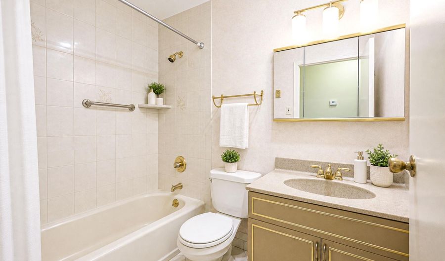 47 Harbor N, Amityville, NY 11701 - 1 Beds, 1 Bath