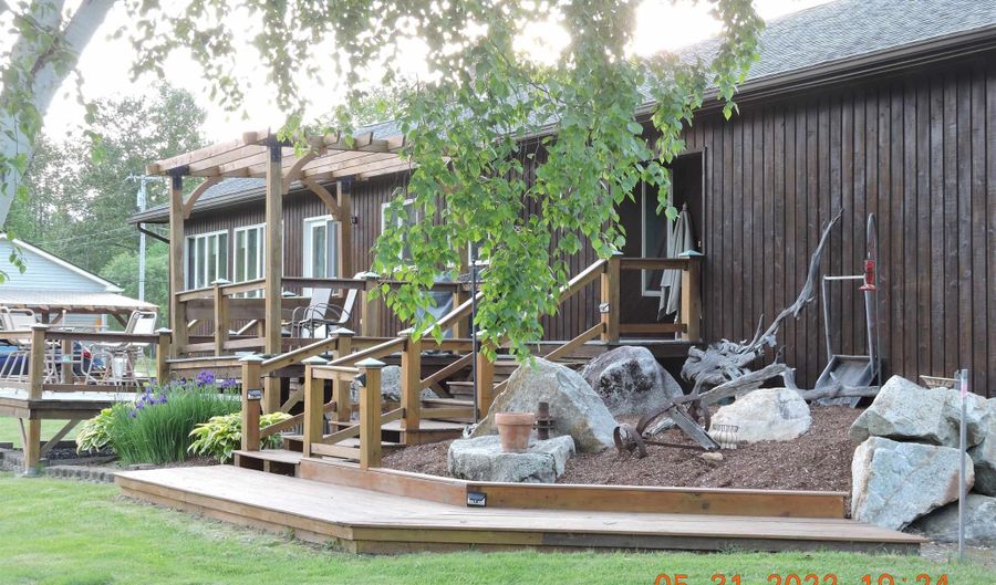 124 Lakefront Ln 21 &22, Barton, VT 05822 - 3 Beds, 2 Bath