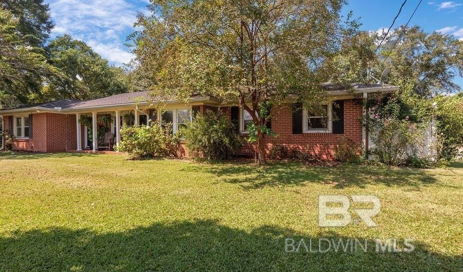 702 S Presley St, Atmore, AL 36502 - 4 Beds, 3 Bath