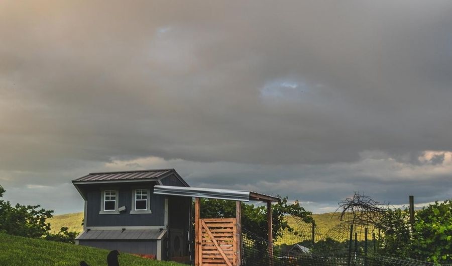 408 HAWKS NEST Dr, Baker, WV 26801 - 2 Beds, 2 Bath