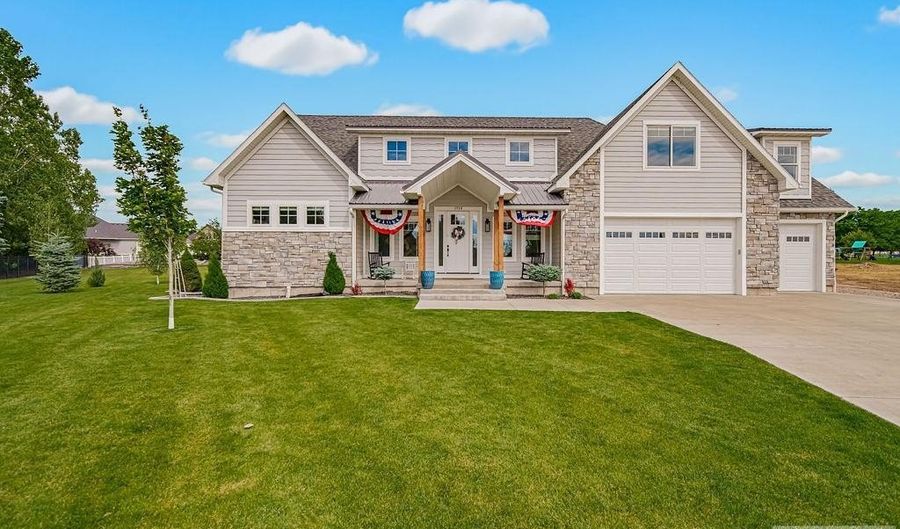1713 Sage Hen Ct, Ammon, ID 83406 - 6 Beds, 4 Bath