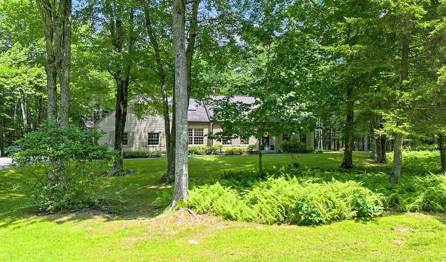 31 Pheasant Run Rd, Belgrade, ME 04917 - 4 Beds, 3 Bath