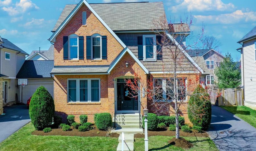 23487 AUTUMN SKY Ct, Brambleton, VA 20148 - 5 Beds, 4 Bath