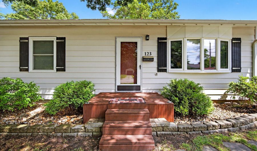 123 16th St, Ames, IA 50010 - 2 Beds, 1 Bath