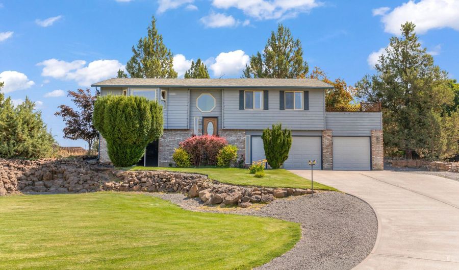 63552 Boyd Acres Rd, Bend, OR 97701 - 3 Beds, 3 Bath