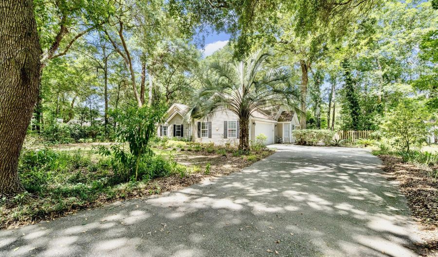 663 Sams Point Rd, Beaufort, SC 29907 - 3 Beds, 2 Bath