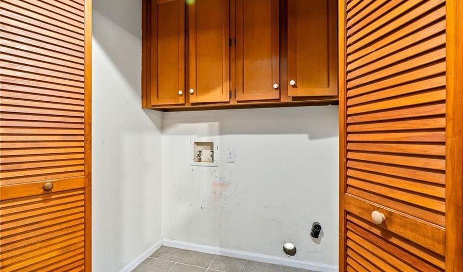 1144 E UNIVERSITY Dr, Auburn, AL 36830 - 4 Beds, 2 Bath